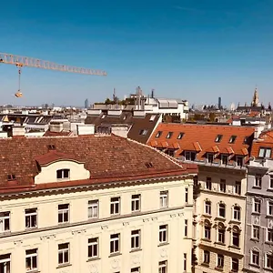 Mitten Im Achten. Zentrale In Apartamento